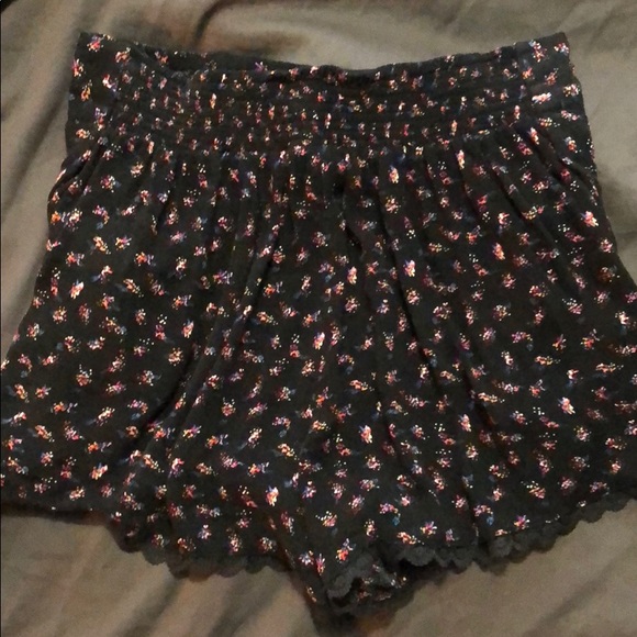 Black print high waisted shorts